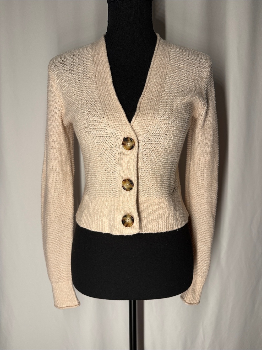 Abercrombie & Fitch Cream V-Neck Cropped Button Cardigan